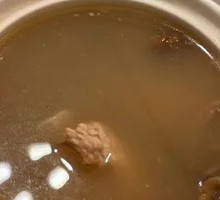 Tea Tree Mushroom and Pork Rib Clay Pot Soup