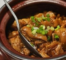 Braised Pork Tendons with Soybeans