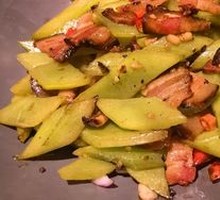 Spicy Sichuan-style smoked bamboo shoots with cured pork