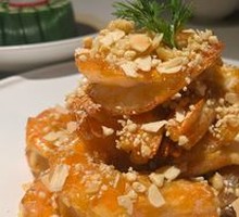 Crispy Shrimp with Nutty Delight