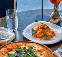 Charcoal-grilled White Pizza with Black Truffle