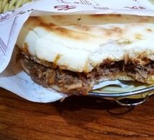 Lean Pork in Sauce with Flatbread