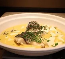 Qianshan Lake Double Pepper Fish Head