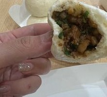 Signature Sichuan Spicy Sauce Pork Bun