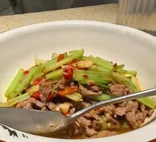 Saucy Stir-Fried Beef with Green Peppers