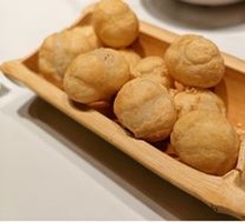 Crispy Skin Mooncake with Flowing Yolk