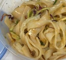 Secret-Recipe Cold Noodles with Pork in Flatbread