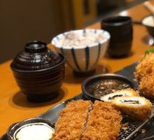 Crispy Pork Cutlet with Layers