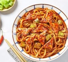 Trendy Vegetarian Rice Noodles Stir-Fry