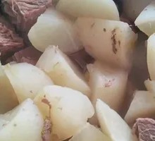 Braised Beef with Radish