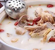 Yunnan Wild Gastrodia Stewed Pig Stomach Chicken