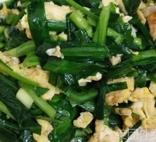 Stir-fried Eggs with Leeks over Rice