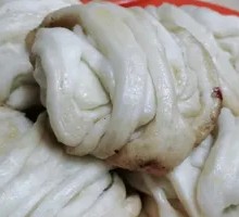 Flower-shaped steamed bun