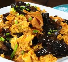 Sour Stir-Fried Egg with Wood Ear Mushrooms