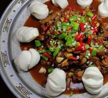 Steamed Bun with Braised Chicken