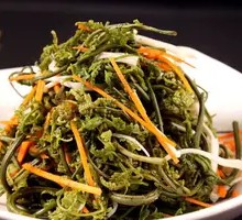 Cold-mixed wild vegetables