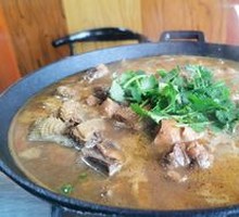 Stir-fried Chicken in Iron Pot