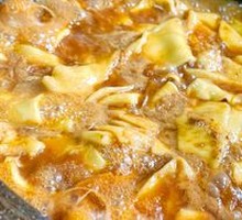 Stir-Fried Spare Ribs in Iron Pot