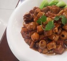 Braised Pork with Red Berries