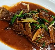 Stewed Tender Fish in Iron Pot