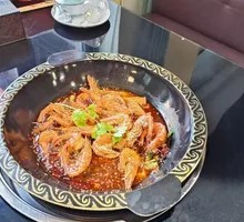 Signature Double-Flavor Shrimp Hot Pot