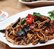 Smoked Bamboo Shoots with Preserved Pork
