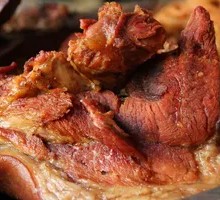 Pork-filled flatbread