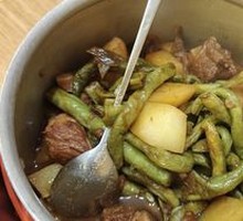 Pork Ribs with Green Beans and Potatoes