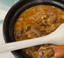 Braised Beef Tendons and Noodles in Clay Pot