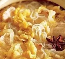 Sour Cabbage and Pork in Clay Pot