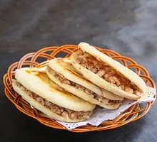 Stuffed flatbread with fried chicken