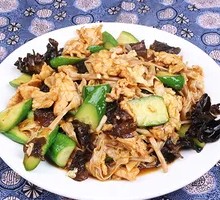 Sour Stir-Fried Egg with Wood Ear Mushrooms