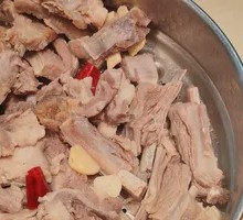 Hand-grabbed Lamb Ribs