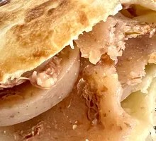 Braised Pork with Flatbread