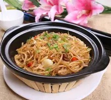 Braised Radish Strips in Clay Pot