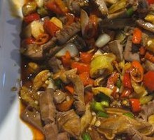 Pork stomach stir-fried with pig kidneys