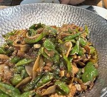 Stir-fried Pork with Long Green Chili