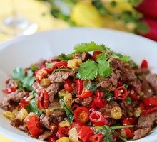 Stir-Fried Beef with Yellow Onion