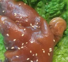 Charcoal-Grilled Pig Trotters