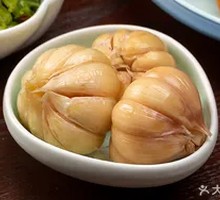 Sweet Pickled Garlic