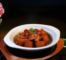Home-style Red Braised Pork with Jujubes