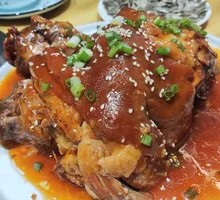 Braised Pork Elbow in Soy Sauce