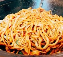 Stewed Pork Ribs with Green Beans and Noodles