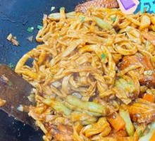 Chicken Wings with Fresh Green Beans and Noodles