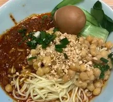 Spicy Pork Sauce Noodles with Peas