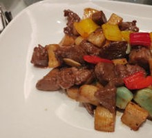 Pickled Garlic Stir-Fried Beef Cubes