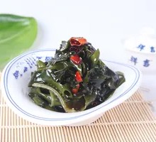 Cold-mixed sea tangle salad