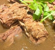 Large Pot Lamb Spine