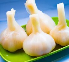 Sweet Pickled Garlic