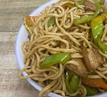 Stir-Fried Pork with Green Pepper Noodles